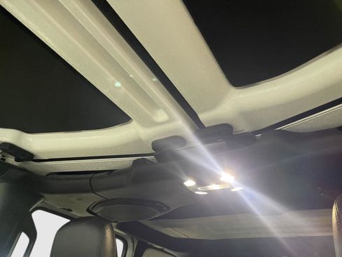 Used 2023 Jeep Wrangler Unlimited Sahara image 21