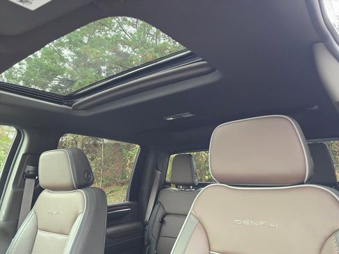 New 2026 GMC Sierra 2500 Denali w/ Denali Reserve Package image 12