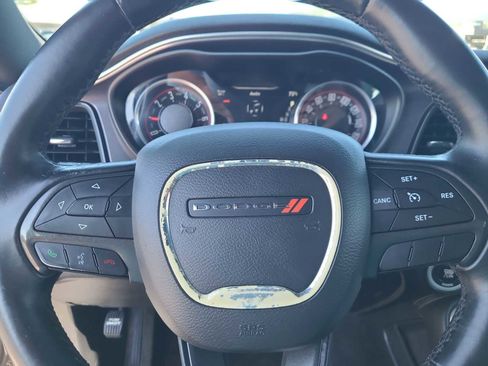 Used 2016 Dodge Challenger SXT image 23