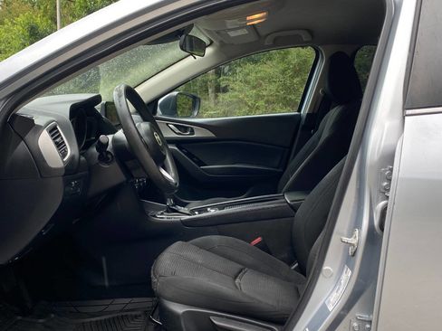 Used 2018 MAZDA MAZDA3 Sport w/ Preferred Equipment Package FWD image 12