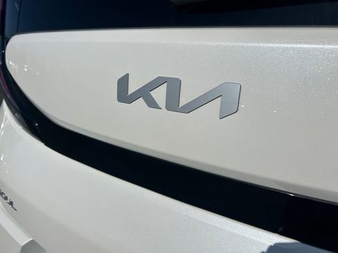 Used 2024 Kia Soul LX w/ Option Group 015 FWD image 35