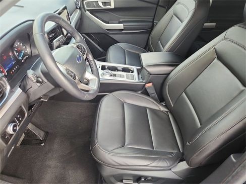 Used 2023 Ford Explorer XLT w/ Equipment Group 202A image 18