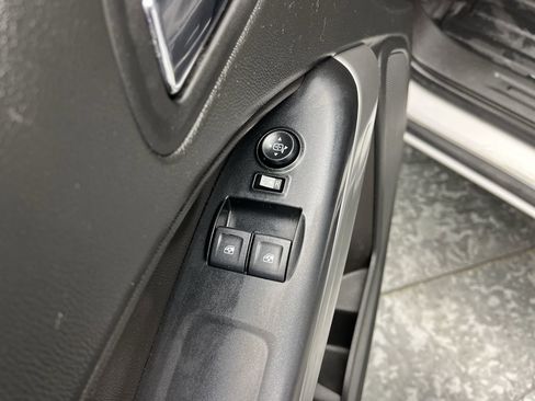 Used 2021 Chevrolet Colorado LT w/ Fleet Safety Package image 7