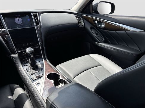 Used 2019 INFINITI Q50 Luxe w/ Cargo Package (L96) RWD image 22