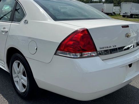 Used 2009 Chevrolet Impala LS FWD image 13