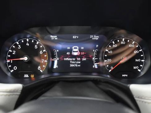 Used 2025 Jeep Compass Limited image 27