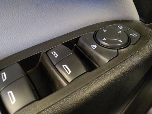 Used 2020 Chevrolet Equinox LS image 27