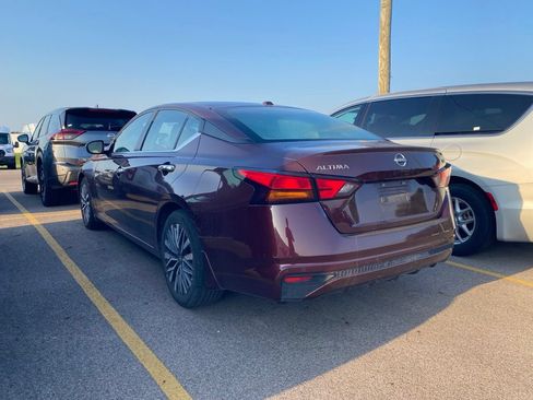 Used 2024 Nissan Altima 2.5 SV FWD image 9