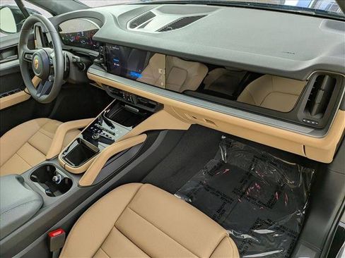 New 2026 Porsche Cayenne image 25