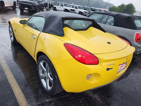 Used 2007 Pontiac Solstice Convertible w/ Premium Package RWD image 4