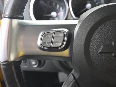 Used 2005 Chevrolet SSR w/ Preferred Equipment Group image 30