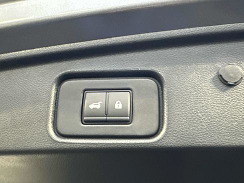 New 2026 Nissan Pathfinder Platinum image 18