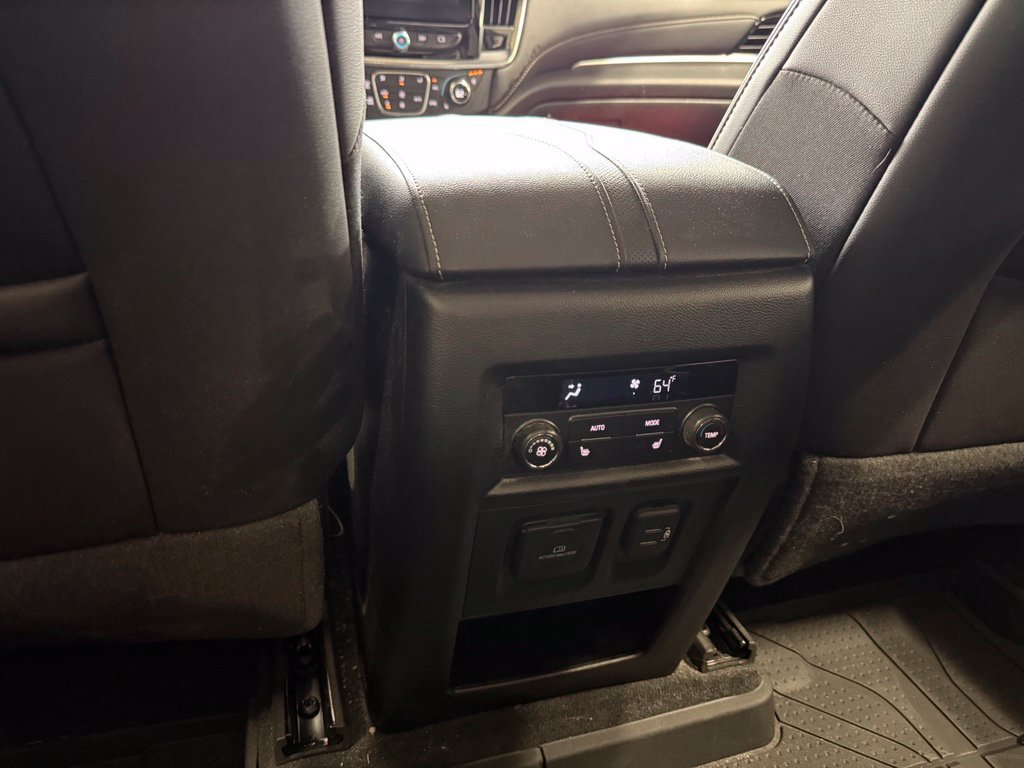Used 2023 Chevrolet Traverse Premier w/ Redline Edition AWD/4WD image 26