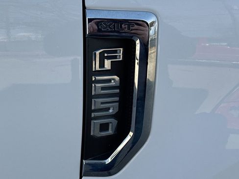 Used 2021 Ford F250 XLT image 32