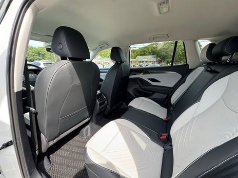 New 2025 Volkswagen Tiguan SE AWD/4WD image 11