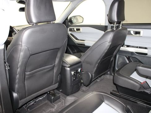 Used 2023 Ford Explorer XLT w/ Equipment Group 202A RWD image 26