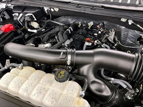 Certified 2025 Ford Expedition Active AWD/4WD image 35