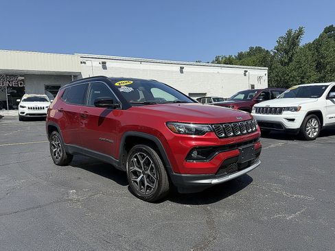 Used 2026 Jeep Compass Limited AWD/4WD image 7