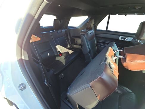 Used 2022 Ford Explorer Platinum w/ Equipment Group 601A image 20
