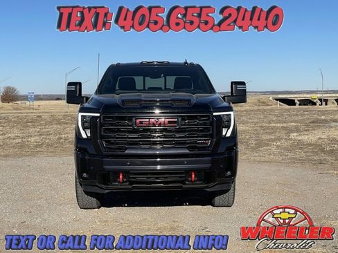 Used 2025 GMC Sierra 2500 AT4 w/ AT4 Premium Plus Package image 4