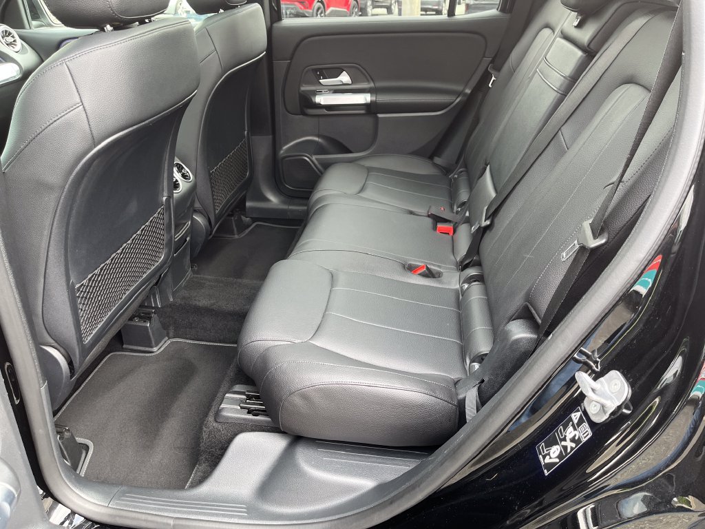 Used 2023 Mercedes-Benz GLB 250 4MATIC image 39