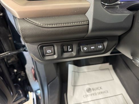 Used 2023 GMC Acadia Denali w/ Denali Ultimate Package image 18