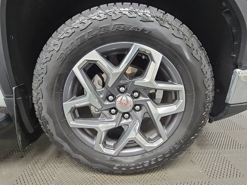 Used 2022 GMC Sierra 1500 SLT w/ SLT Premium Plus Package image 47