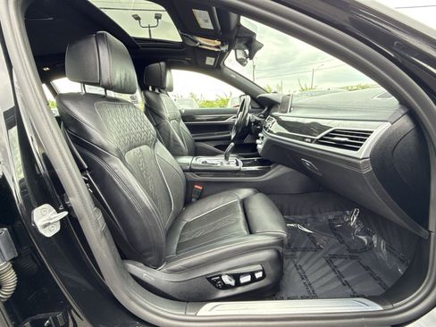 Used 2022 BMW 740i xDrive w/ M Sport Package AWD/4WD image 27