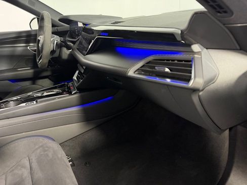 Used 2024 Audi e-tron GT Premium Plus w/ Performance Package image 33