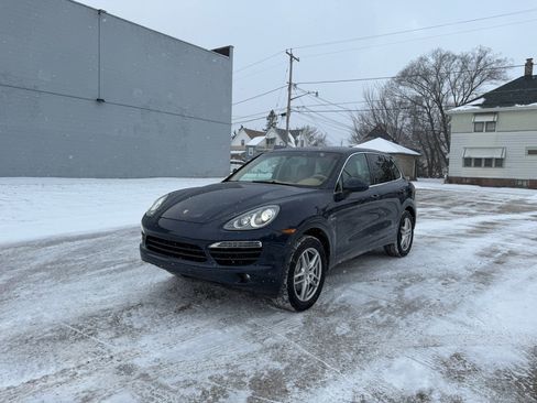 Used 2012 Porsche Cayenne S image 3