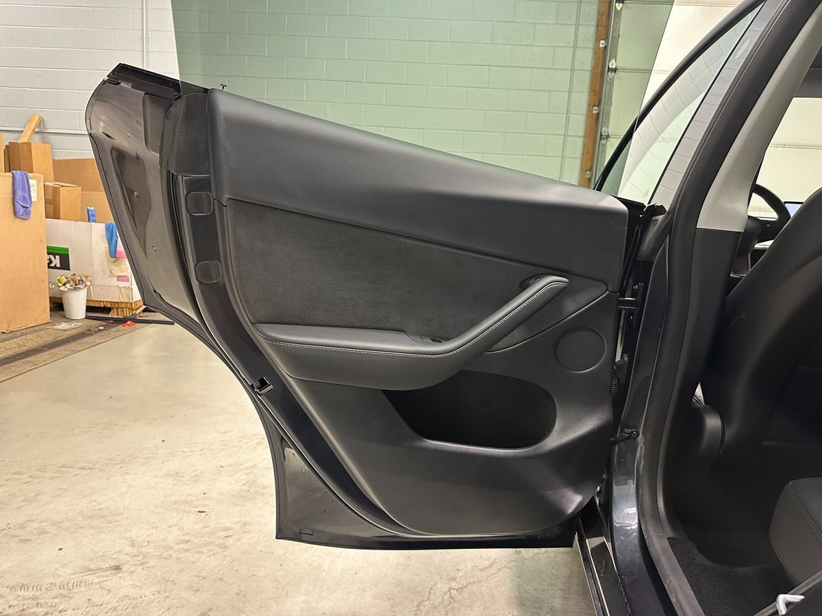 Used 2024 Tesla Model Y Long Range AWD/4WD image 20