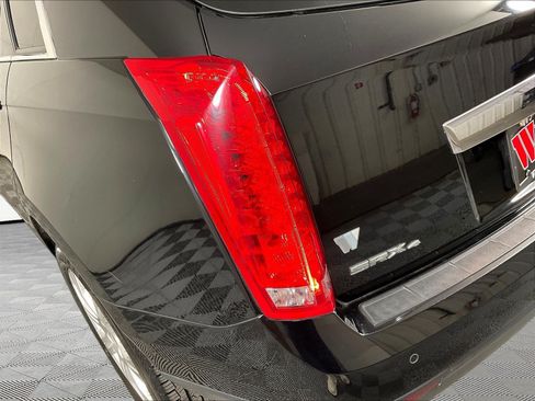 Used 2016 Cadillac SRX Performance AWD/4WD image 23