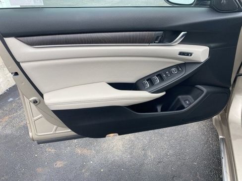 Used 2018 Honda Accord Touring image 21
