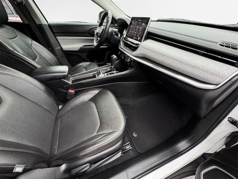 Certified 2022 Jeep Compass Latitude image 30