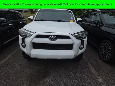 Used 2018 Toyota 4Runner SR5 AWD/4WD image 1