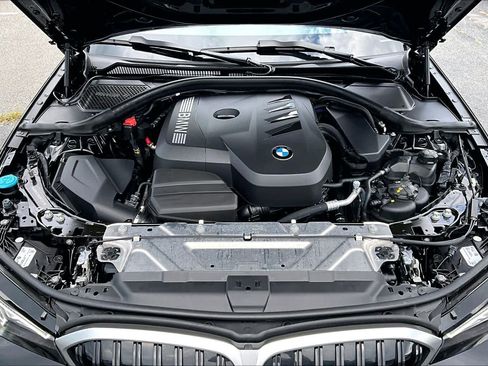 Certified 2025 BMW 330i Sedan RWD image 32