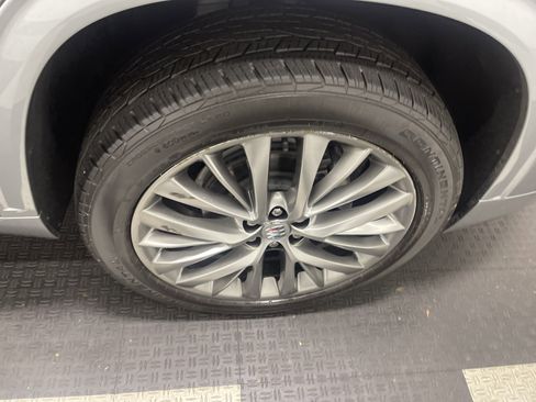 Used 2026 Buick Enclave Avenir image 27