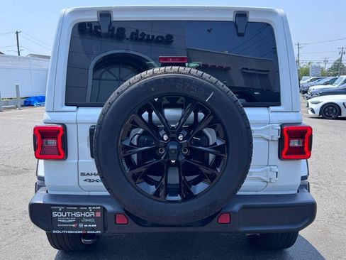Certified 2025 Jeep Wrangler Unlimited Sahara w/ Safety Group AWD/4WD image 6