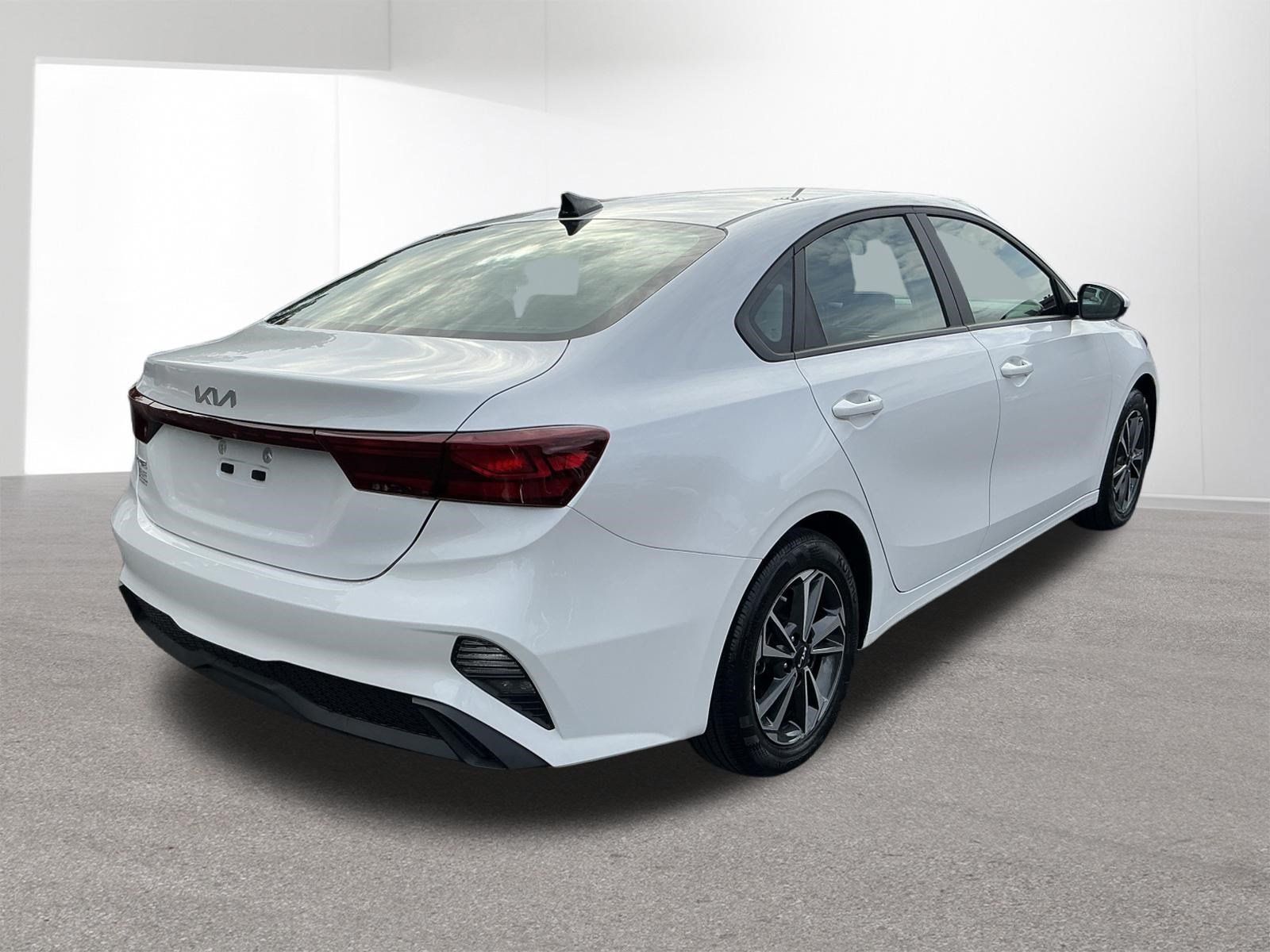 Used 2024 Kia Forte LXS FWD image 5