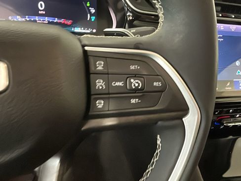 Used 2023 Jeep Grand Cherokee 4WD 4xe w/ Luxury Tech Group II image 18