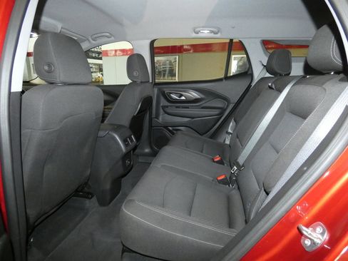 Used 2024 GMC Terrain SLE image 23