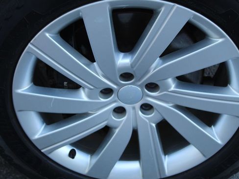 Used 2024 Land Rover Range Rover SE image 9