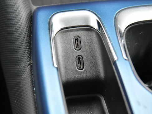 Used 2025 Chevrolet Equinox EV LT w/ Convenience Package image 34