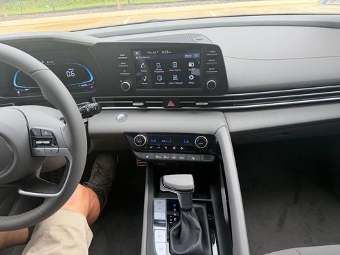 New 2026 Hyundai Elantra SEL Sport Premium FWD image 28