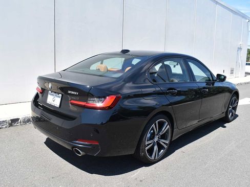 Used 2023 BMW 330i xDrive Sedan w/ Premium Package AWD/4WD image 5