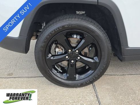 Used 2023 Jeep Grand Cherokee Limited w/ Black Appearance Package RWD image 5