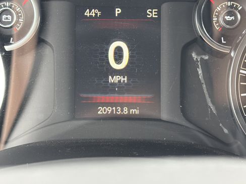 Used 2024 RAM 2500 Big Horn w/ Sport Appearance Package image 10