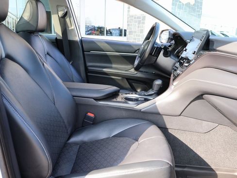Used 2022 Toyota Camry XSE image 10