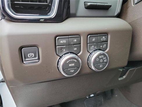 New 2026 GMC Sierra 2500 Denali w/ Denali Reserve Package AWD/4WD image 20