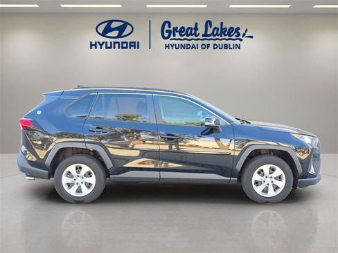 Used 2019 Toyota RAV4 LE image 6